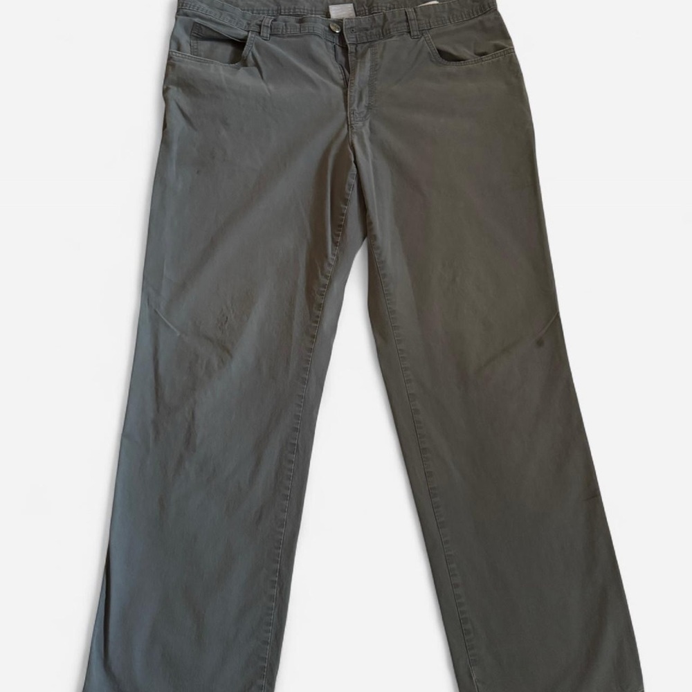 Gray Men’s Columbia Rapid Rivers pants in size 38x32
